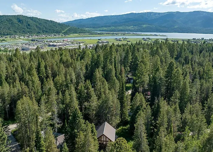 Mountain Vacation With Fishing & Outdoor Adventures In Idaho Holiday home